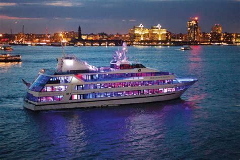 Unforgettable New York Dinner Cruise with Live Music 